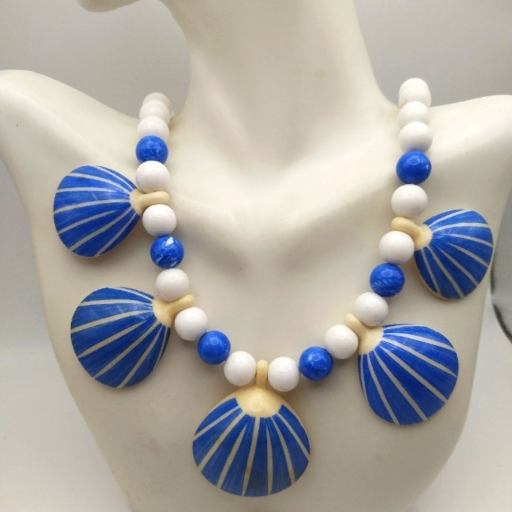 Seashell nautical themed necklace‎
